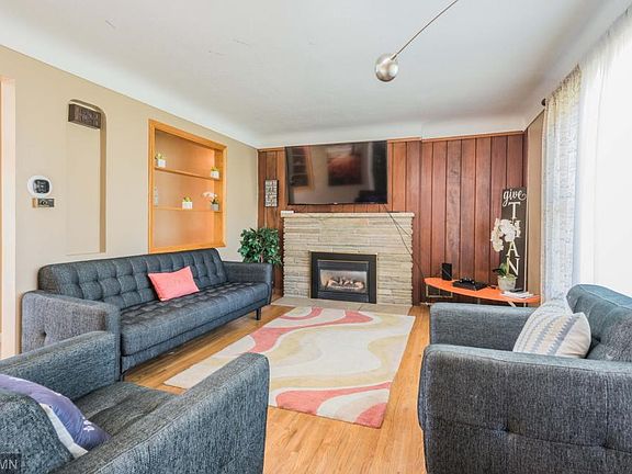 4th image of 6301 Dellwood Dr NE