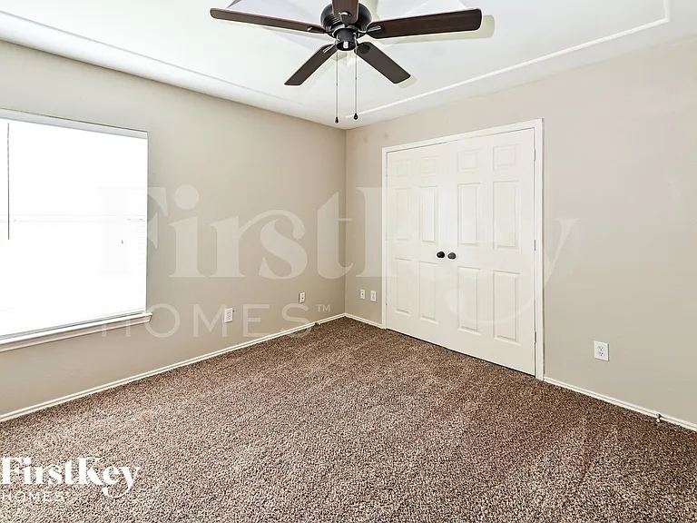 8008 Blue Jay St — Photo 7