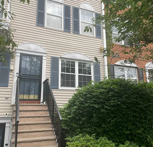 92 Callahan Ct — Photo 1