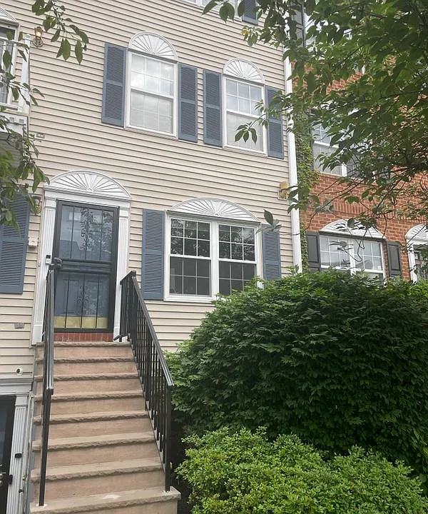 92 Callahan Ct