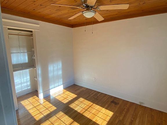 3rd image of 2311 Vine St