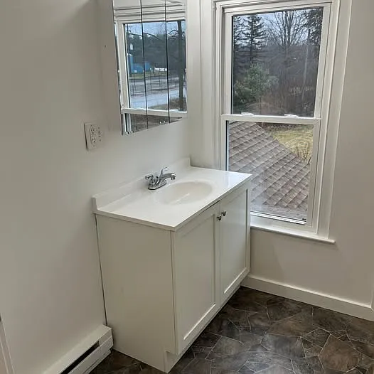 3 bed, 1200 sqft, $1,400 — Photo 2