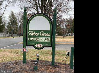 275 Green St APT 4G5, Beverly, NJ 08010