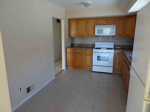5th image of 423 Klondike Ave