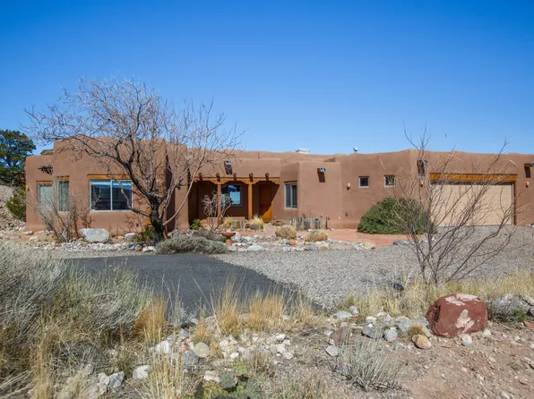 82 Overlook Dr, Placitas, NM 87043