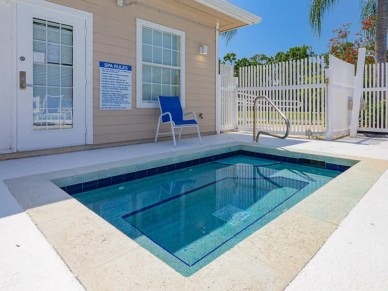 649 NE Bent Paddle Ln — Photo 41