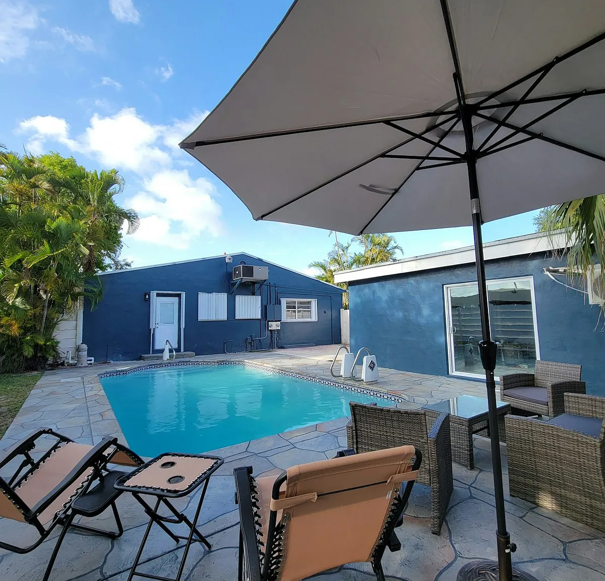 2215 N 20th Ave, Unit 2215 — Photo 1