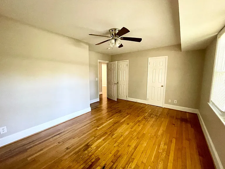 1051 S Holly St — Photo 11
