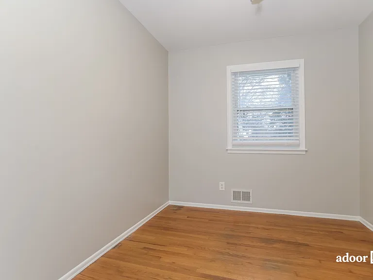 405 Grant St — Photo 10