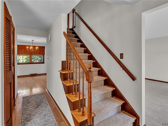 4th image of 74 Heritage Rd W