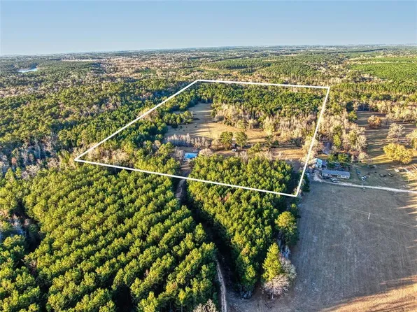 100 Liberty Lane, Goodrich, TX 77335