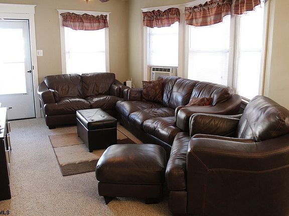 5th image of 610 Chelsea Pl #1