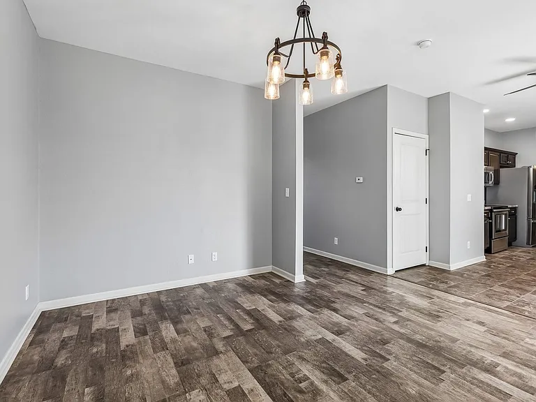 15915 Filmore Cir — Photo 11