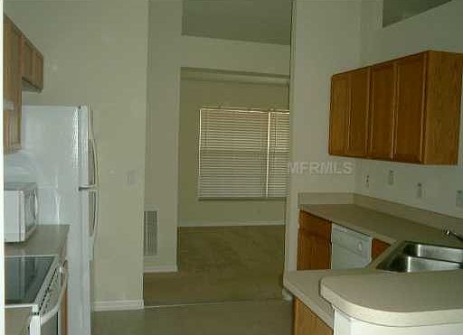 4th image of 654 La Costa St
