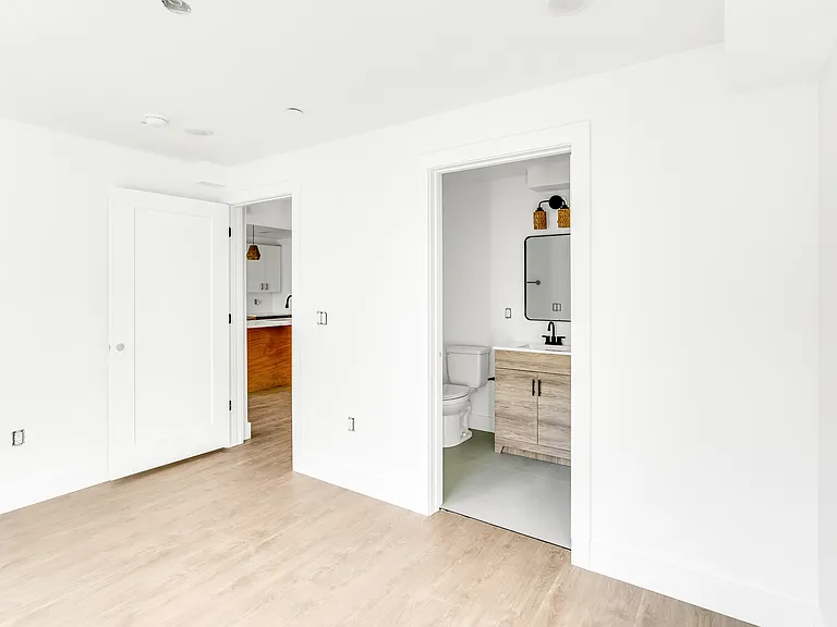 2520 N Front St — Photo 12