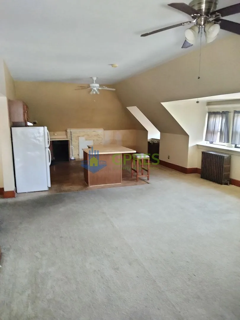 425 S. Aiken Ave. — Photo 3