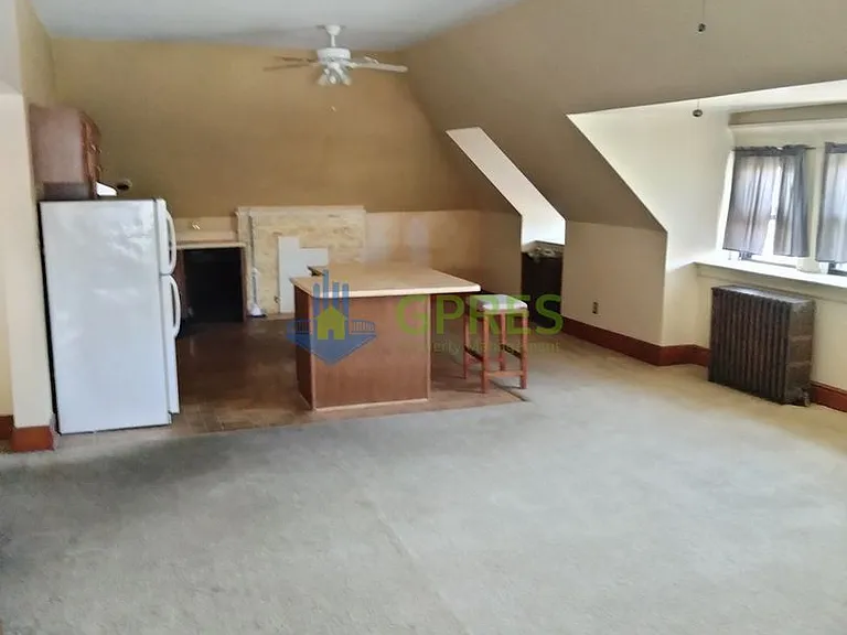 425 S. Aiken Ave. — Photo 3