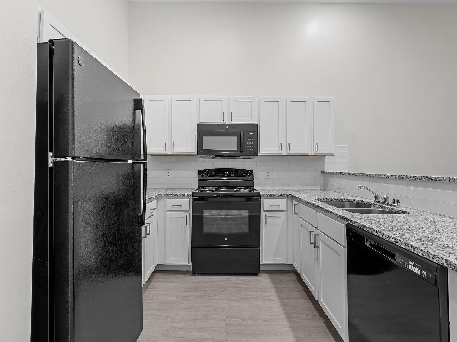 1 bed, 907 sqft, $1,300 — Photo 3
