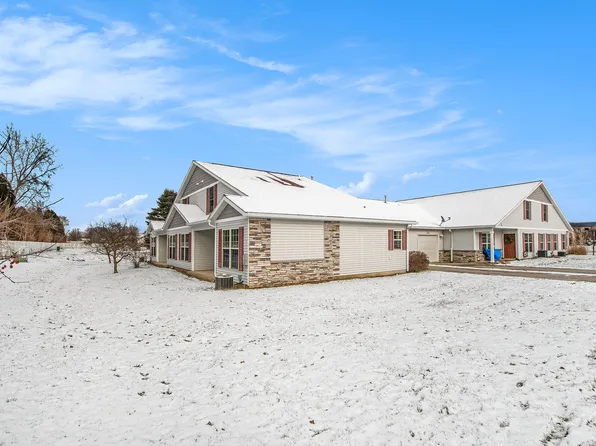 1461 Bowes Rd, Lowell, MI 49331