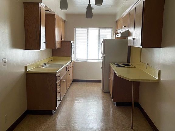 3rd image of 1612 Fair Oaks Ave #31