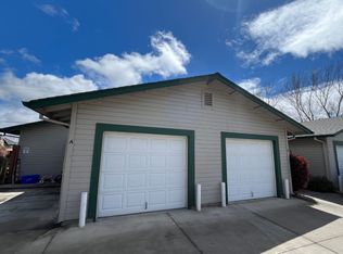 1931 NW Hemlock Ave APT A, Redmond, OR 97756