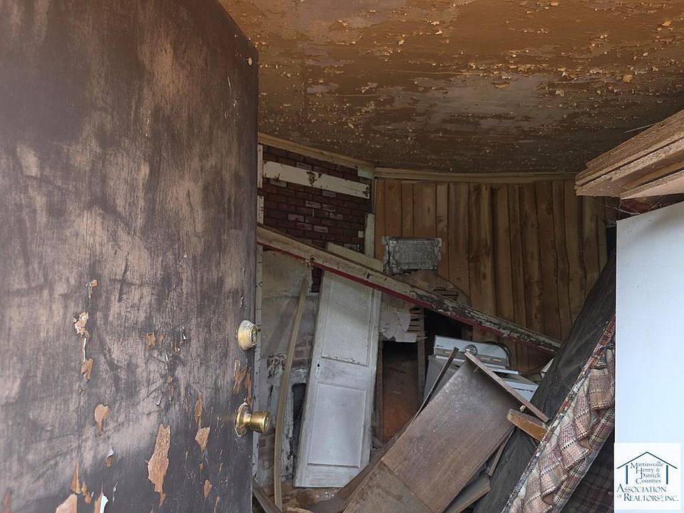 2nd image of 959 Chestnut St