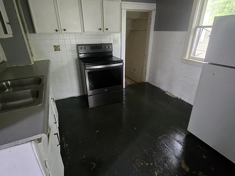 542 Orena Ave — Photo 1