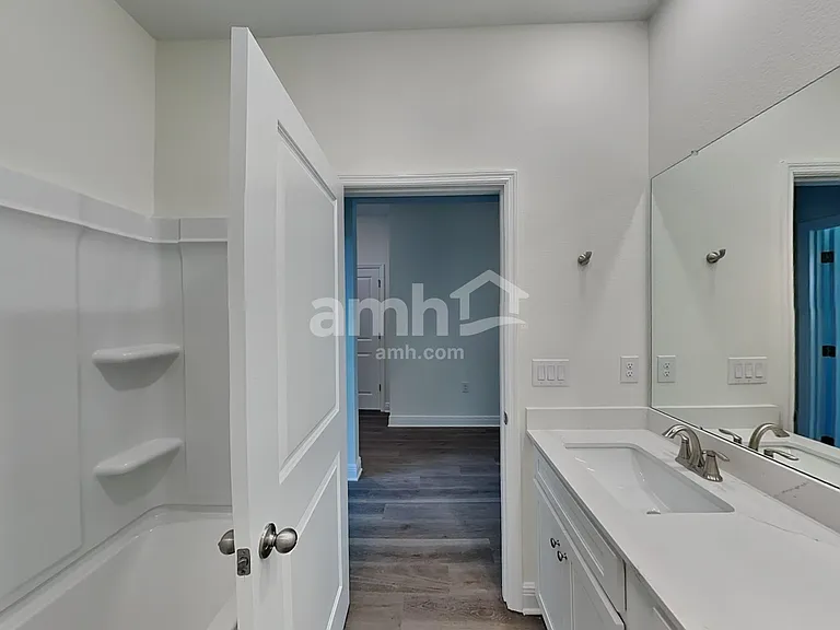 3724 Center Cove Ln — Photo 24