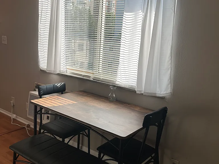 1418 Laurel Ave #6 — Photo 8