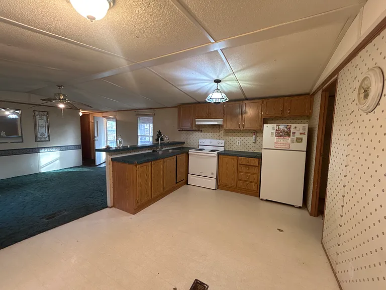 1834 Hylander Dr — Photo 5