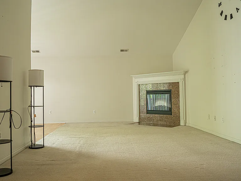 1868 Maple Park Dr W — Photo 9