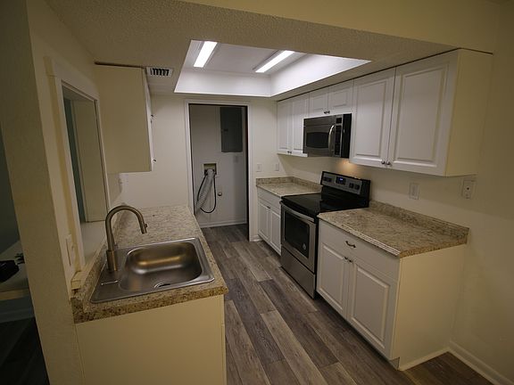 3rd image of 46 Tomoka Meadows Blvd