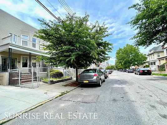 Rented by Sunrise Real Estate | media 28