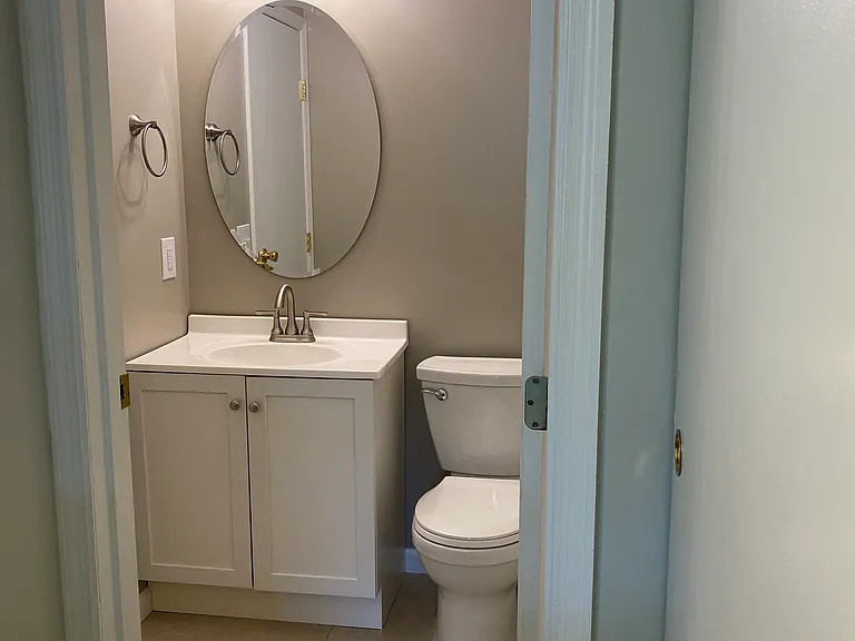 2930 Millbank Row — Photo 35