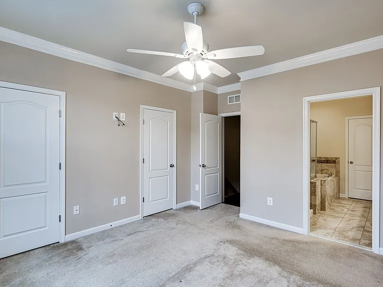 833 Jarrett Ln — Photo 15
