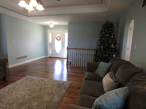 2nd image of 360 W Woodlake Cir