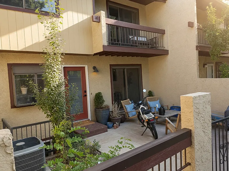 2653 Grapewood Ln — Photo 2