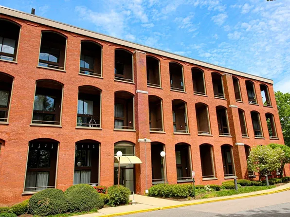 96 Old Colony Ave #313, Taunton, MA 02780