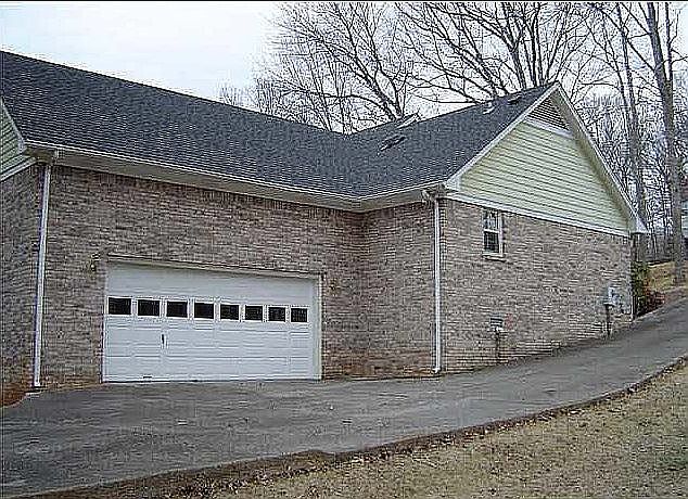 2nd image of 2103 Orba Dr NE
