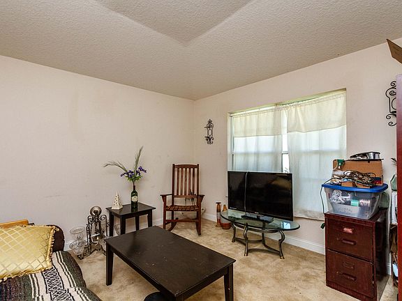 5th image of 829 S Longneedle Dr