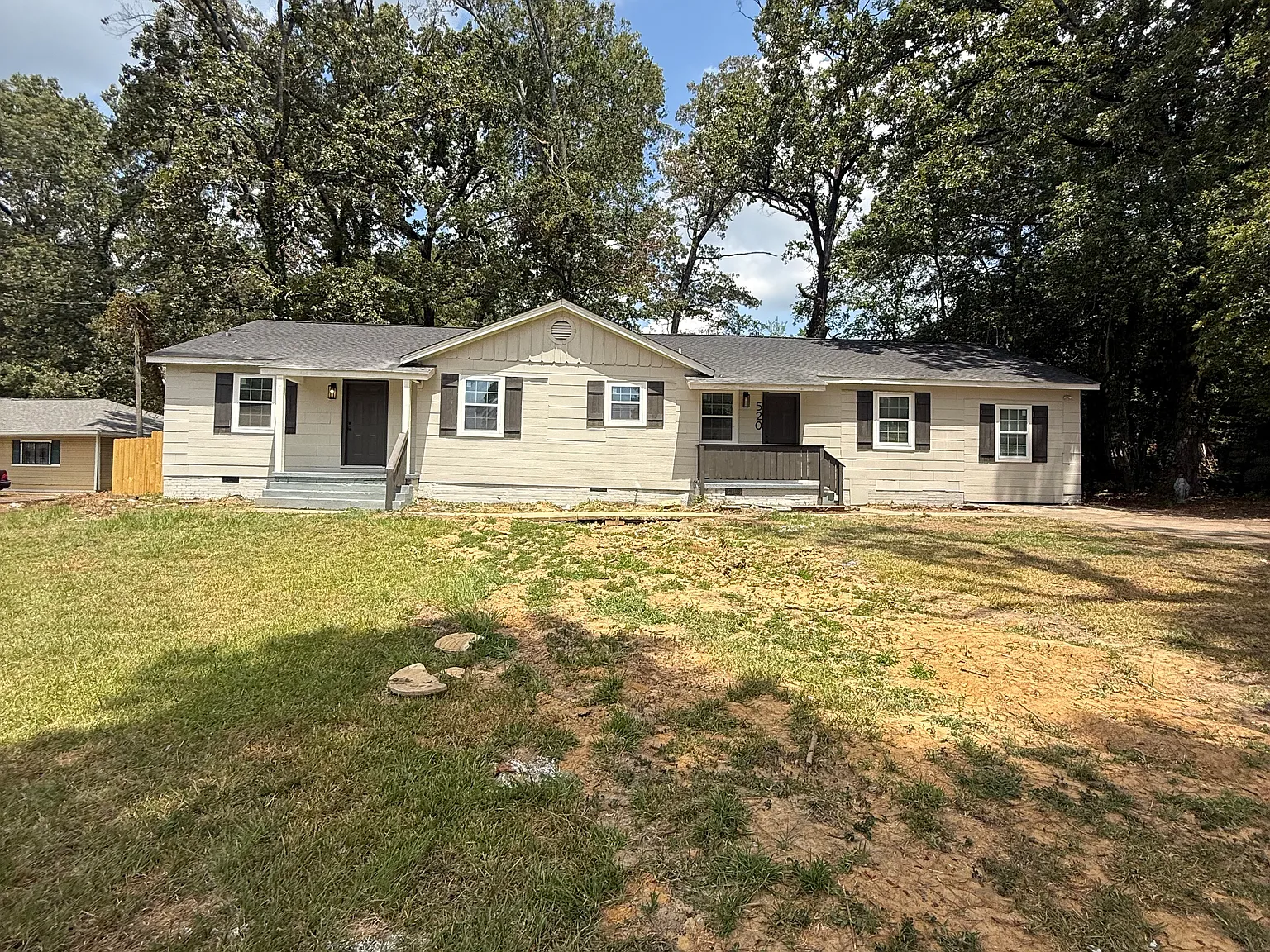 5 bed, 2408 sqft, $2,000 — Photo 1