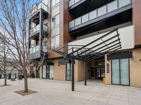 1899 S 45th St NW #406, Calgary, AB T3B 4S3