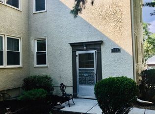 824 N 46th St APT 1, Omaha, NE 68132