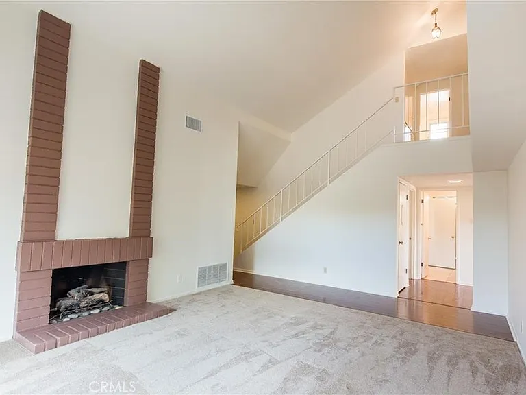 27601 Endeavor St — Photo 10