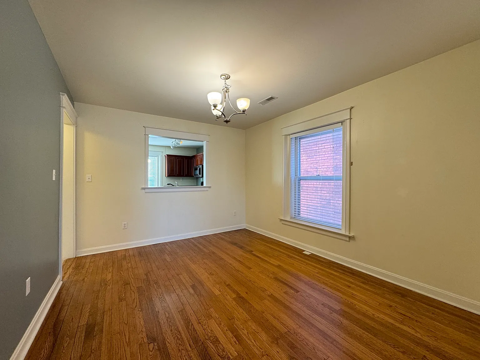 1 bed, 1.5 bath, 1151 sqft, $1,395 — Photo 4