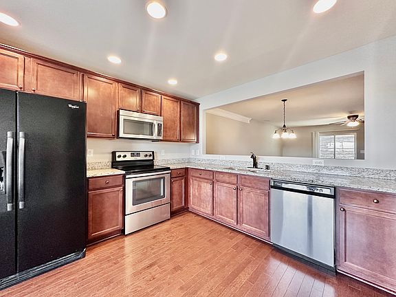 2nd image of 100 Stratford Lakes Dr #370