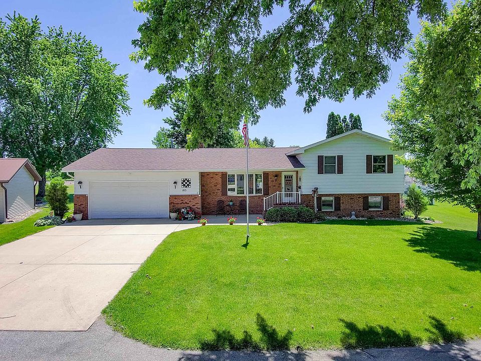1st image of 105 Rainbow Dr
