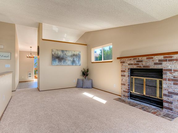 4th image of 5068 38th St NE