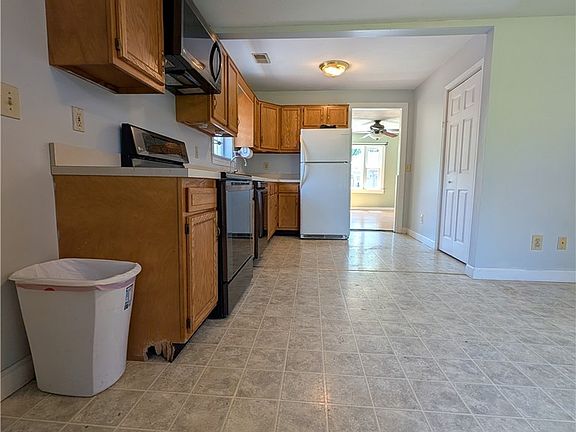 4th image of 2834 Sellers Court