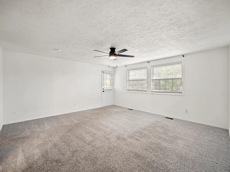 2785 Frazier Ln — Photo 18